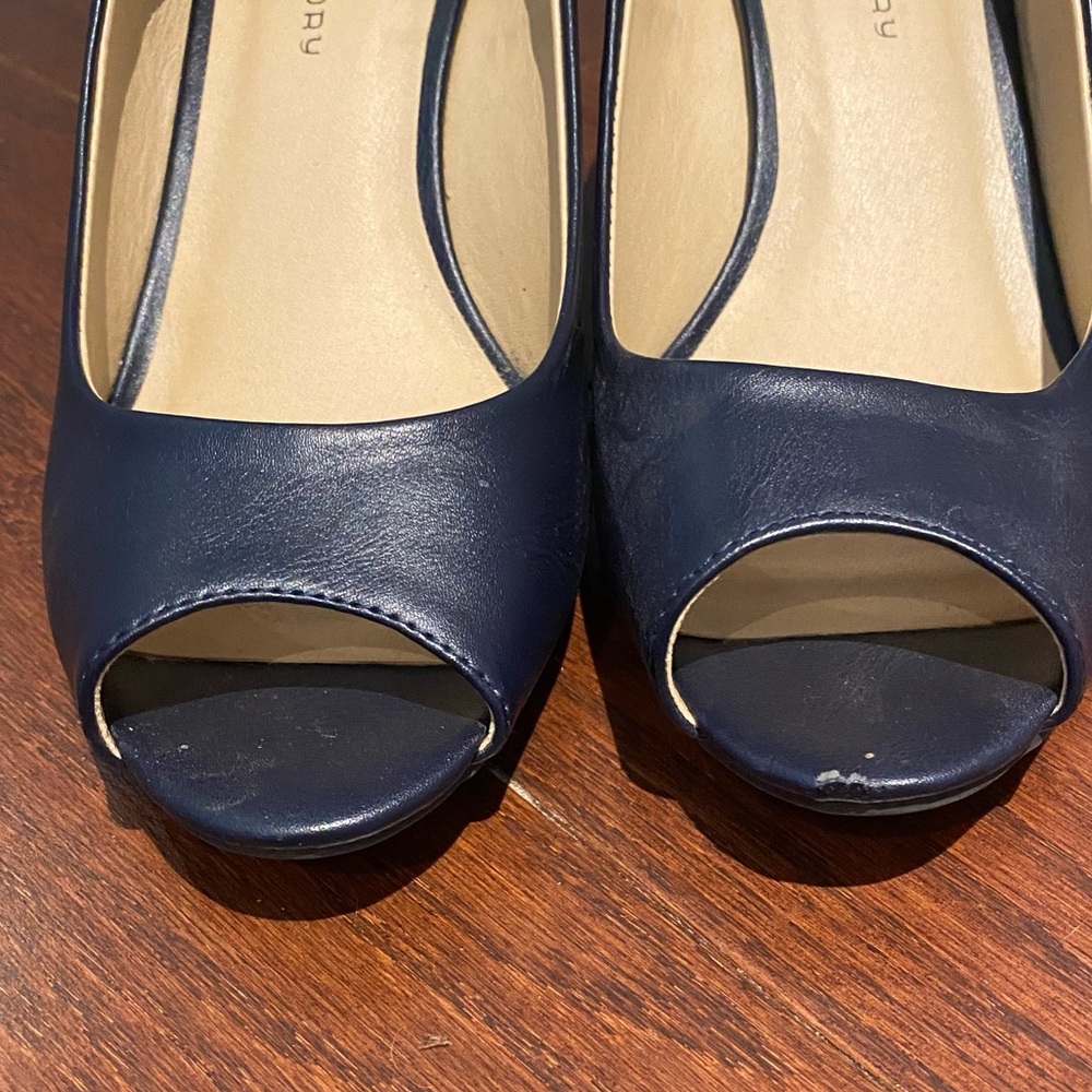 Ladies navy peep toe wedge heel pumps - Picture 2 of 5